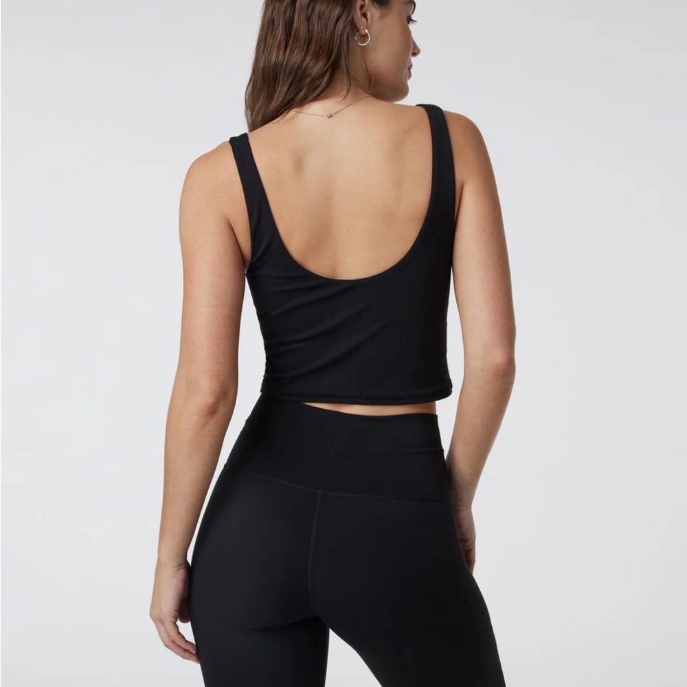 Vuori Daily Crop NWT - Picture 3 of 4